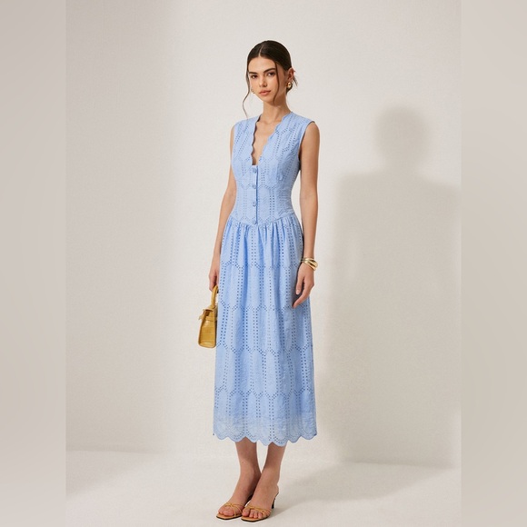 Commense Dresses & Skirts - Commense Embroidered Cotton Eyelet Midi Dress